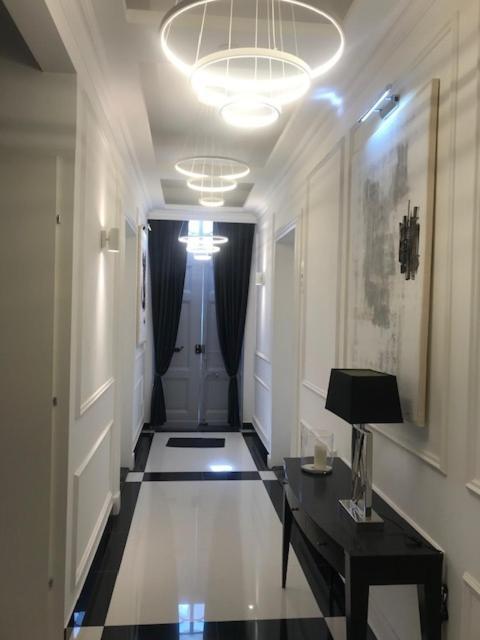 Lazare Maison De Maitre , Appartements De Standing Avec Parking Privatif A Seulement 7 Minutes A Pied Du Centre Historique De Безьє Екстер'єр фото
