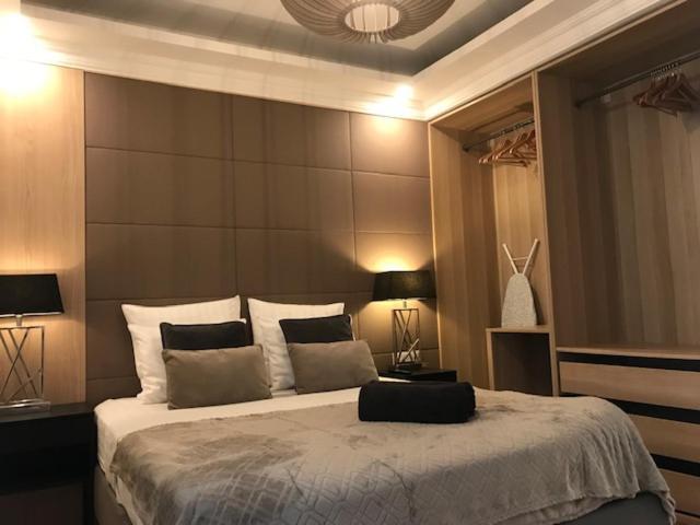 Lazare Maison De Maitre , Appartements De Standing Avec Parking Privatif A Seulement 7 Minutes A Pied Du Centre Historique De Безьє Екстер'єр фото
