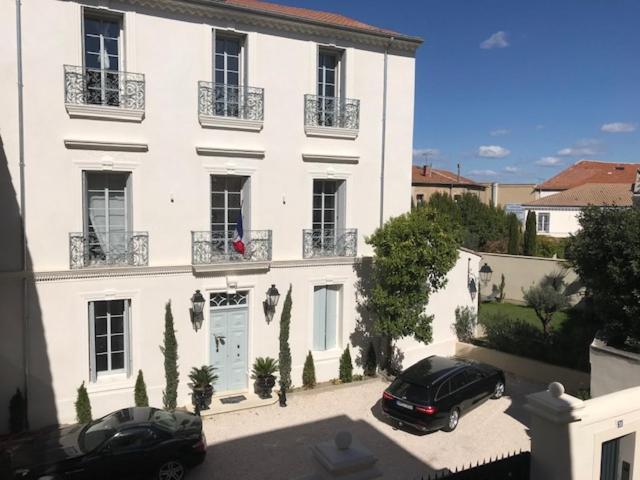 Lazare Maison De Maitre , Appartements De Standing Avec Parking Privatif A Seulement 7 Minutes A Pied Du Centre Historique De Безьє Екстер'єр фото